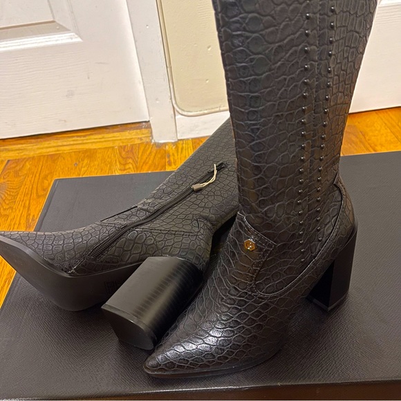 Western Elegance: Gattinoni Elliston Knee-High Croc Boots from Italy - Picture 4 of 5